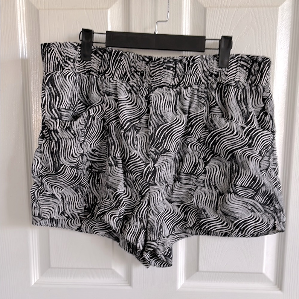 Black and White Women's Linen Shorts